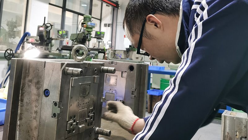 成都吸塑模具尺寸标准解析：精准制造的关键