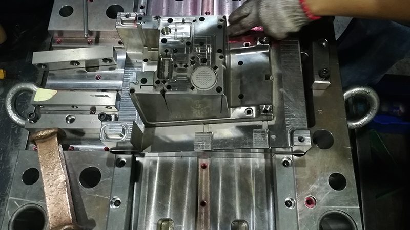 塑胶模具报价与注塑价格差异解析